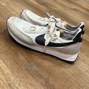 Nike Classic White and Black Running Shoes -6Y